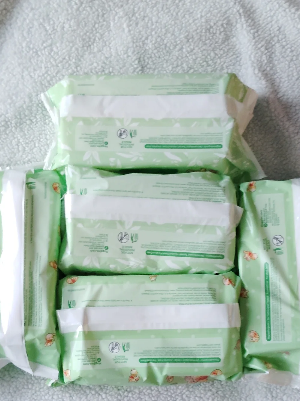 Green Baby Bib Wipes 5-pack – Gentle Cleansing for Mealtime